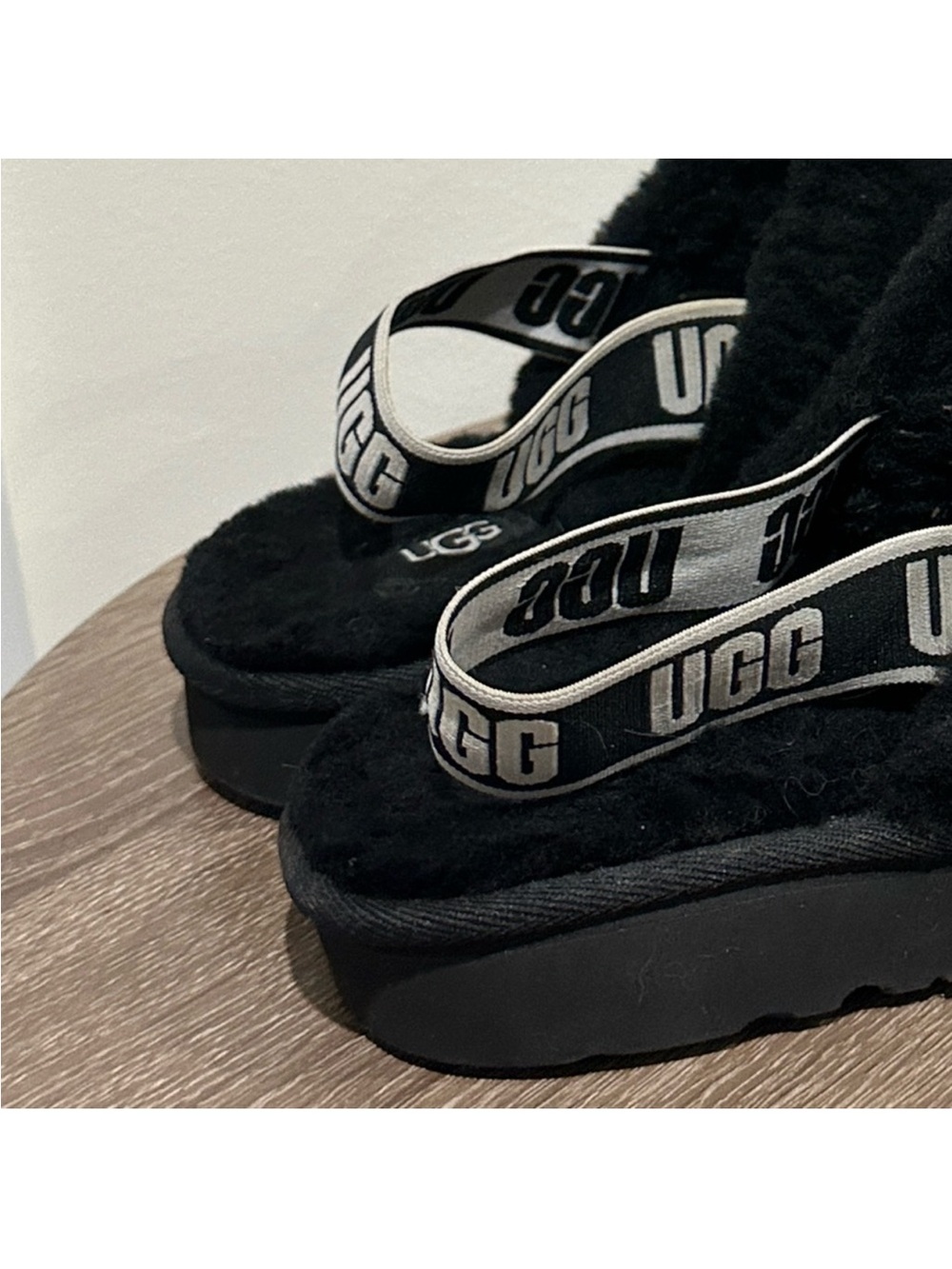 UGG Fluff Yeah Clogs - Picture 4 of 10
